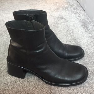 Vintage Black leather Chelsea Boot